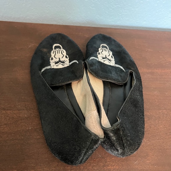 Mara and mine skull head loafers - Picture 2 of 5